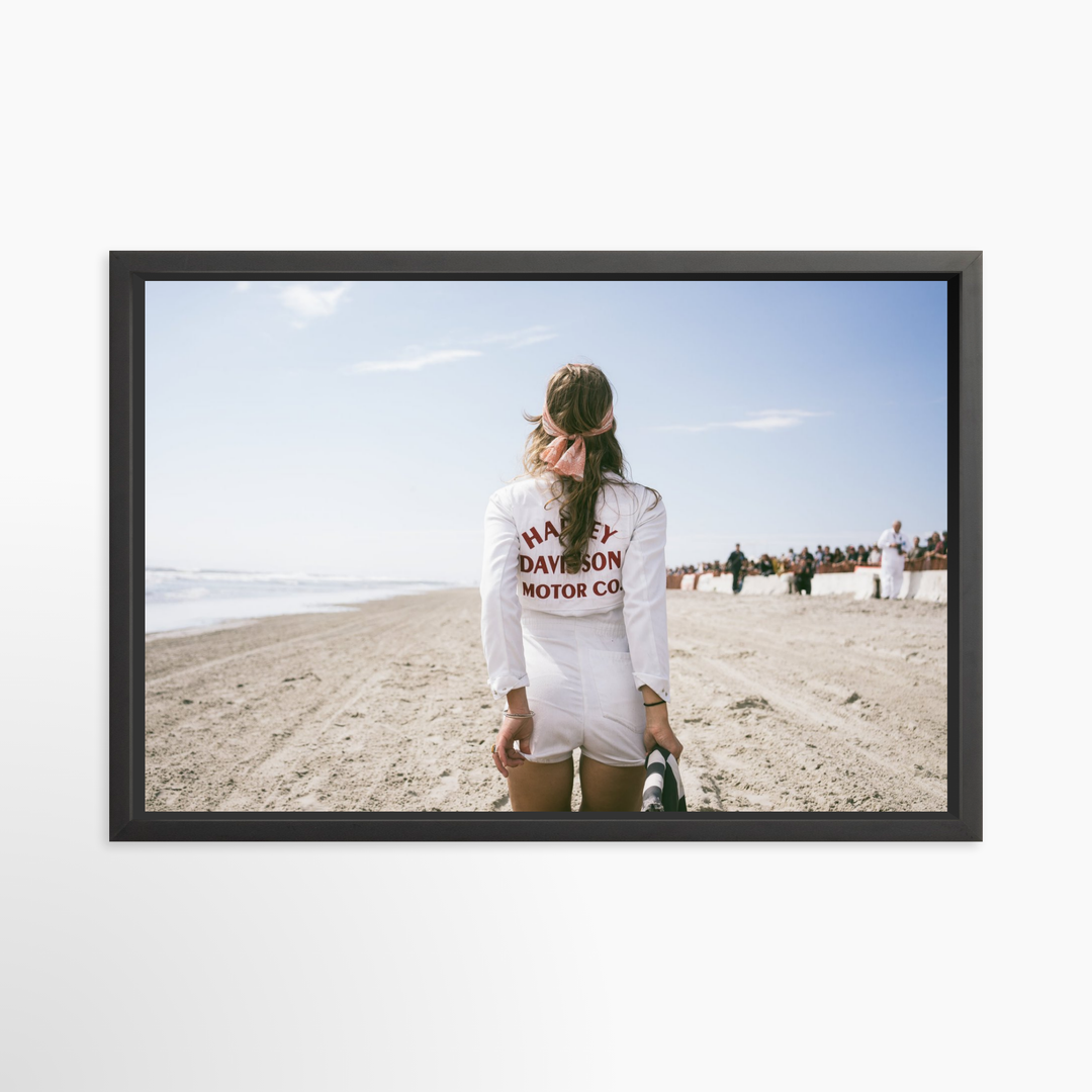 V- 39x26 / Black / Full Bleed