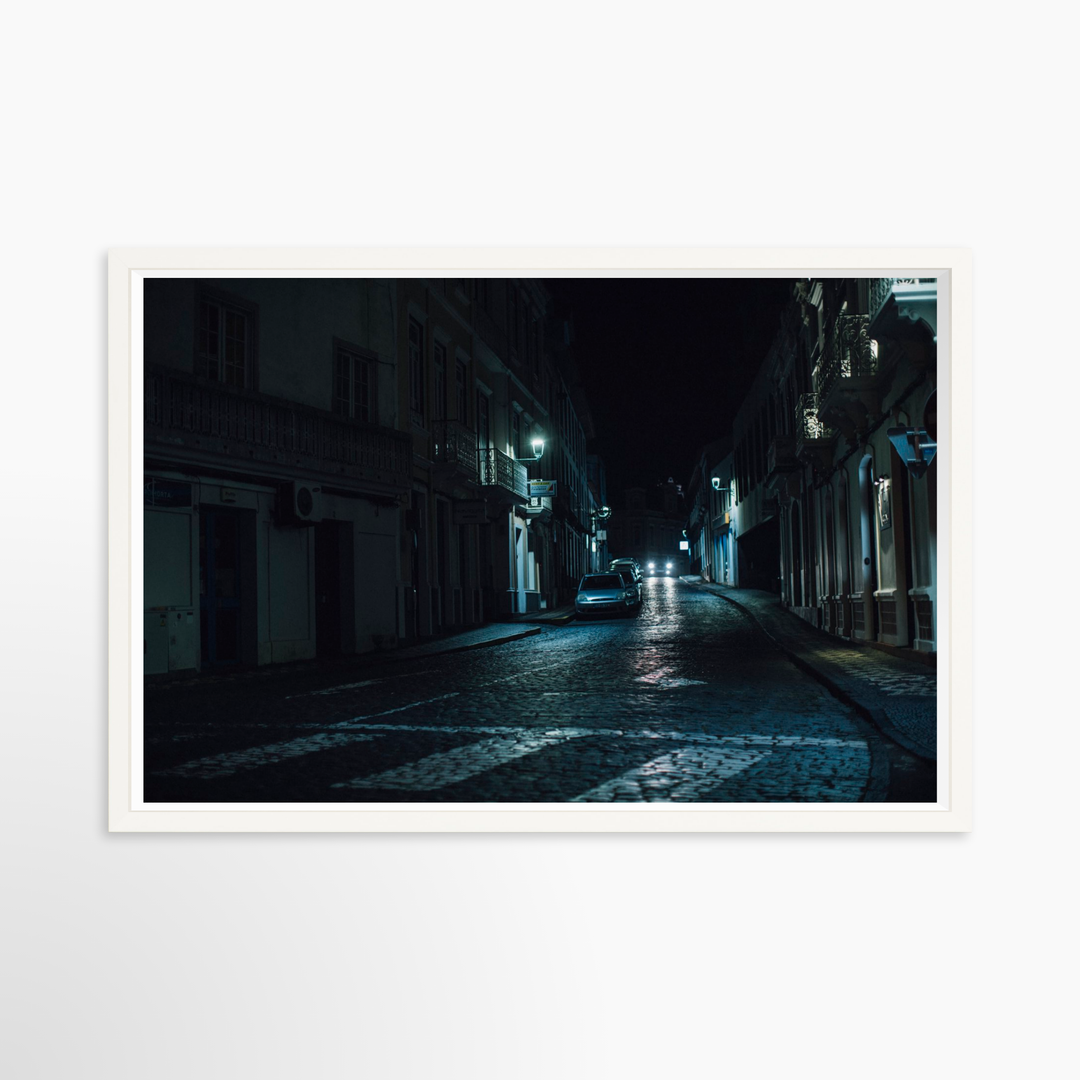 V- 39x26 / White / Full Bleed