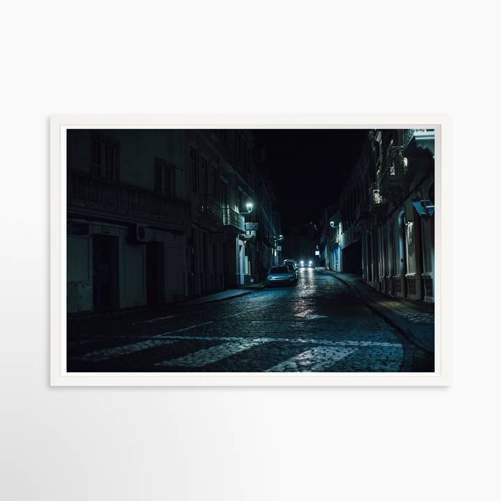 V- 39x26 / White / Full Bleed