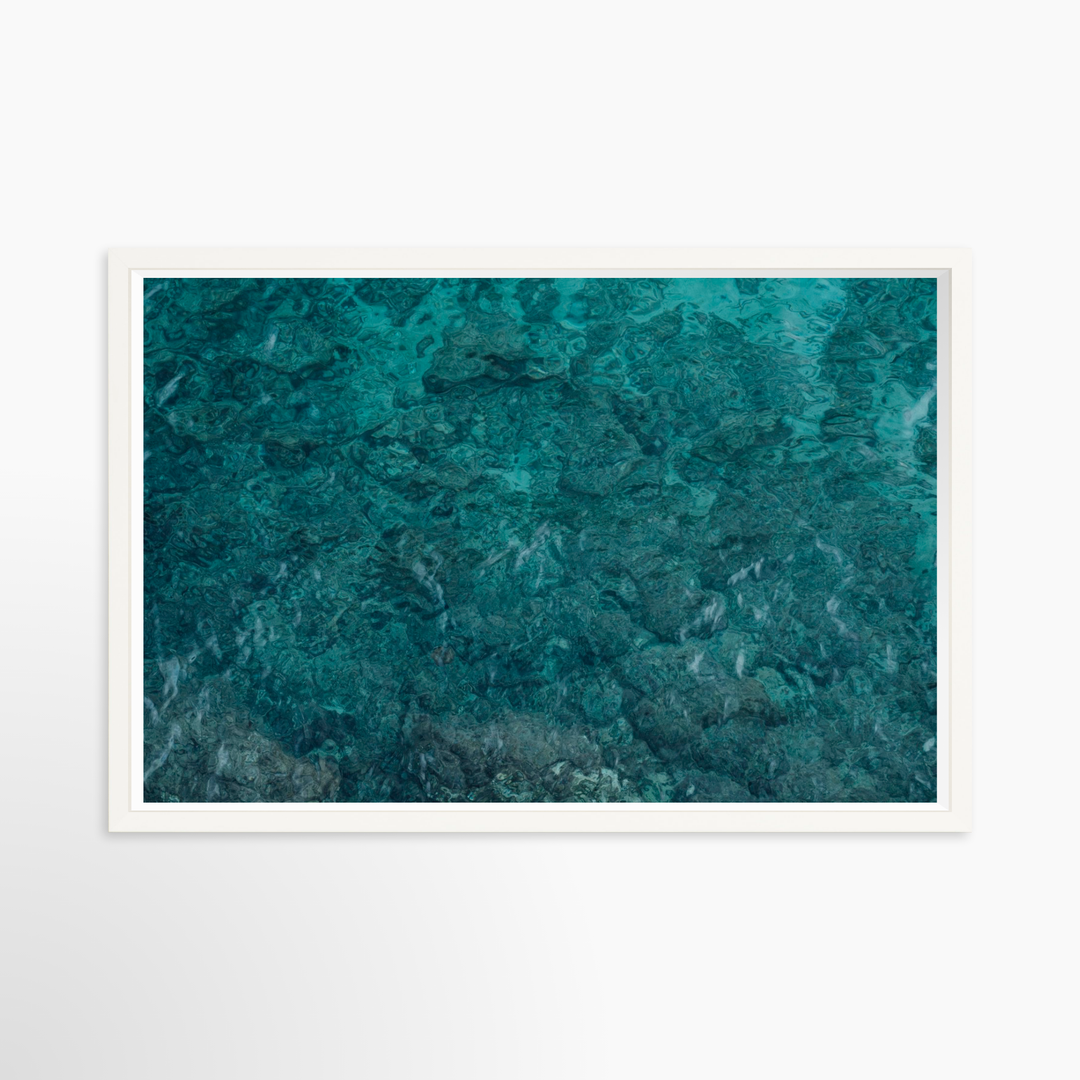 V- 39x26 / White / Full Bleed