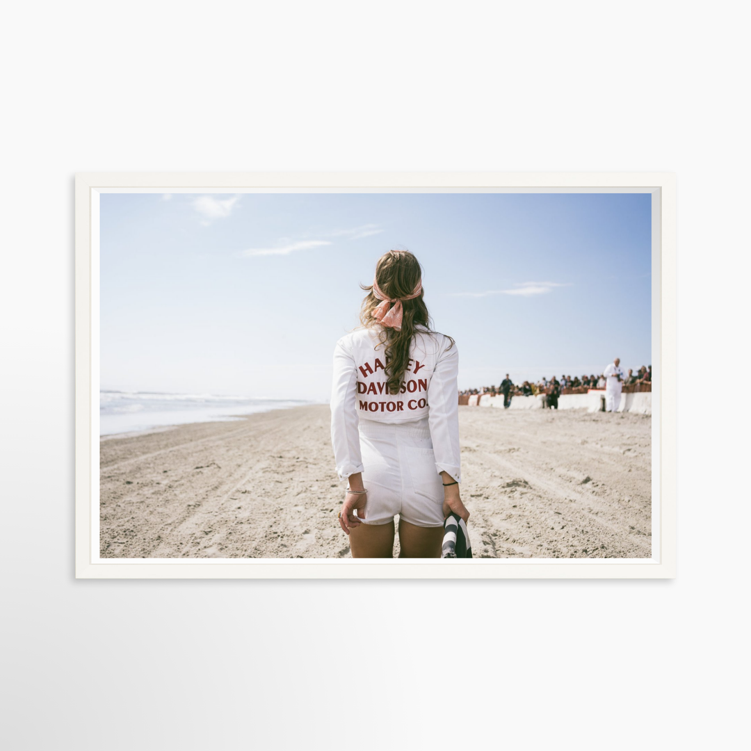 V- 39x26 / White / Full Bleed