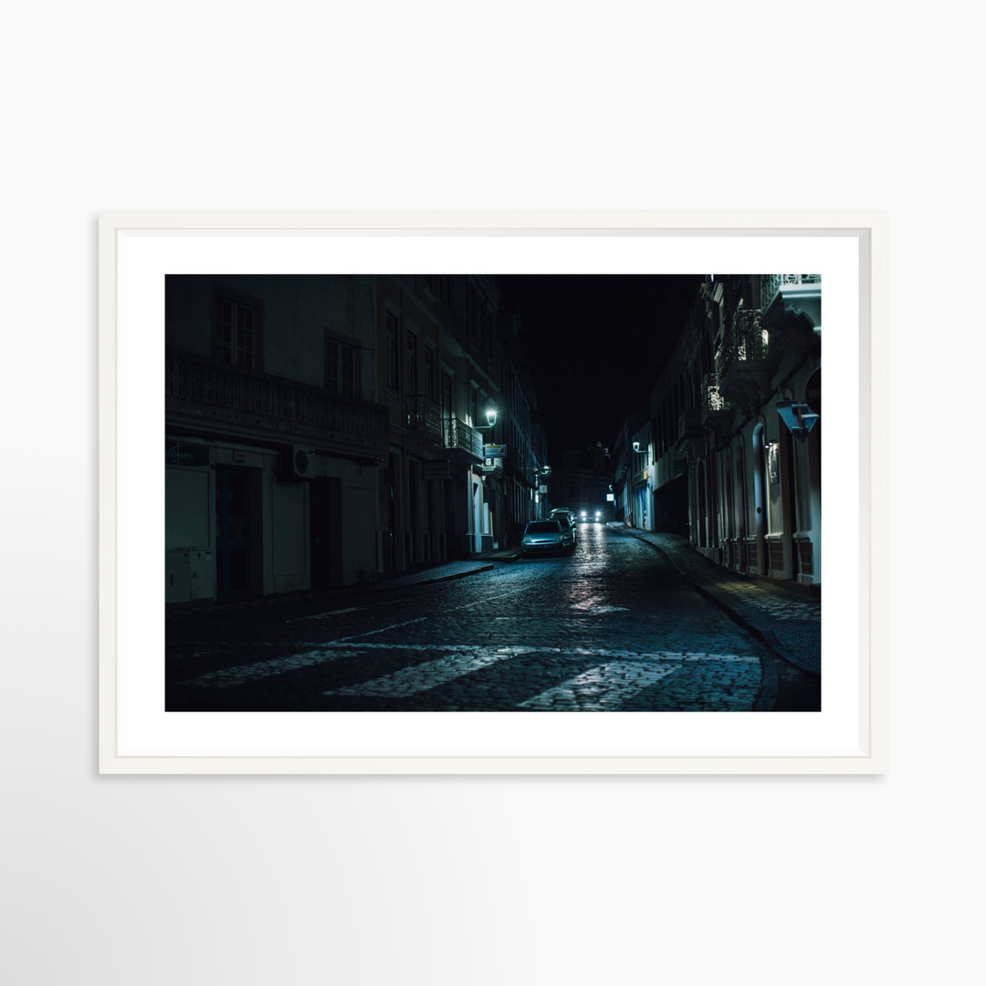 V- 39x26 / White / Matted