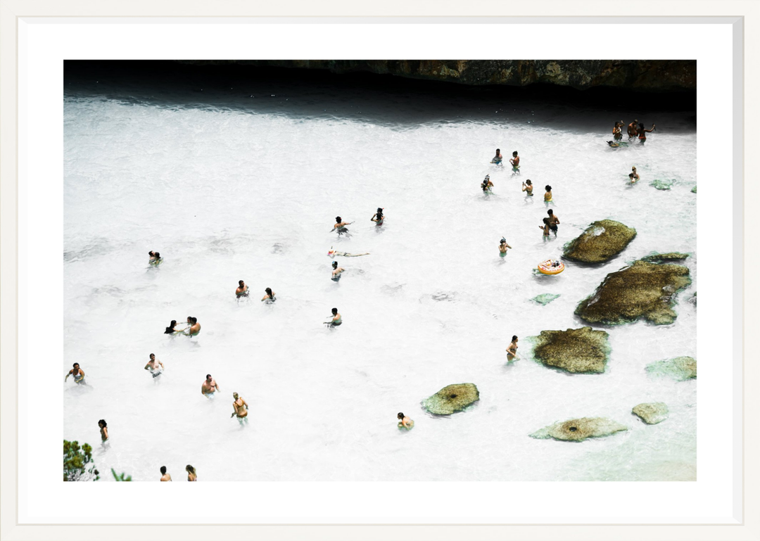 V- 39x26 / White / Matted