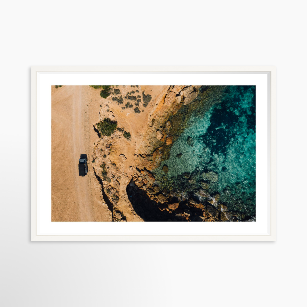 V- 39x26 / White / Matted