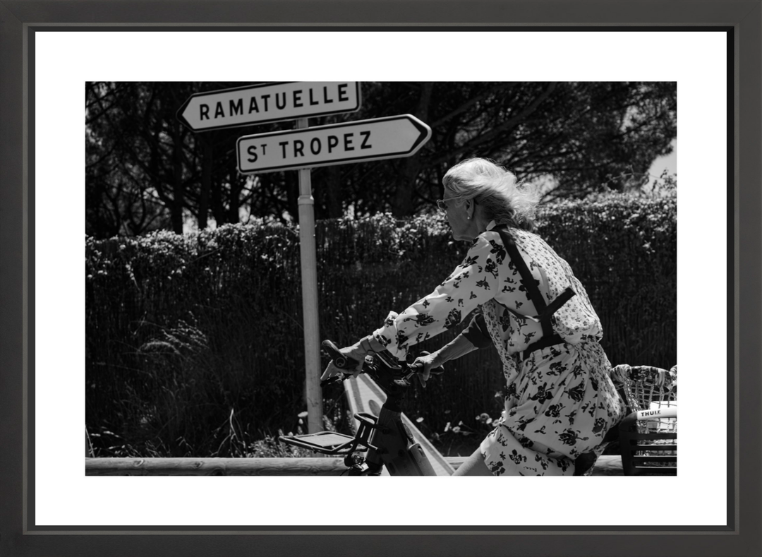 IV - 27x18 / Black / Matted