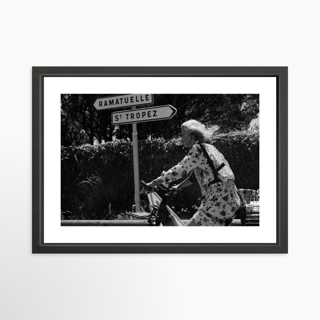 IV - 27x18 / Black / Matted
